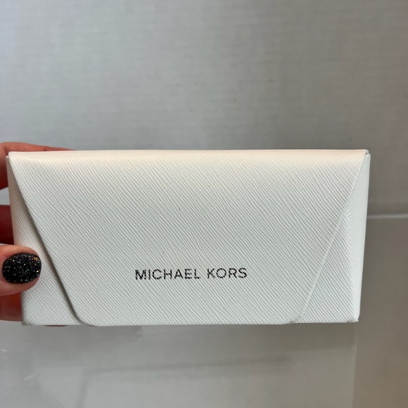 Michael Kors Glasses/Sunglasses Case Off White case only no glasses - Picture 1 of 3